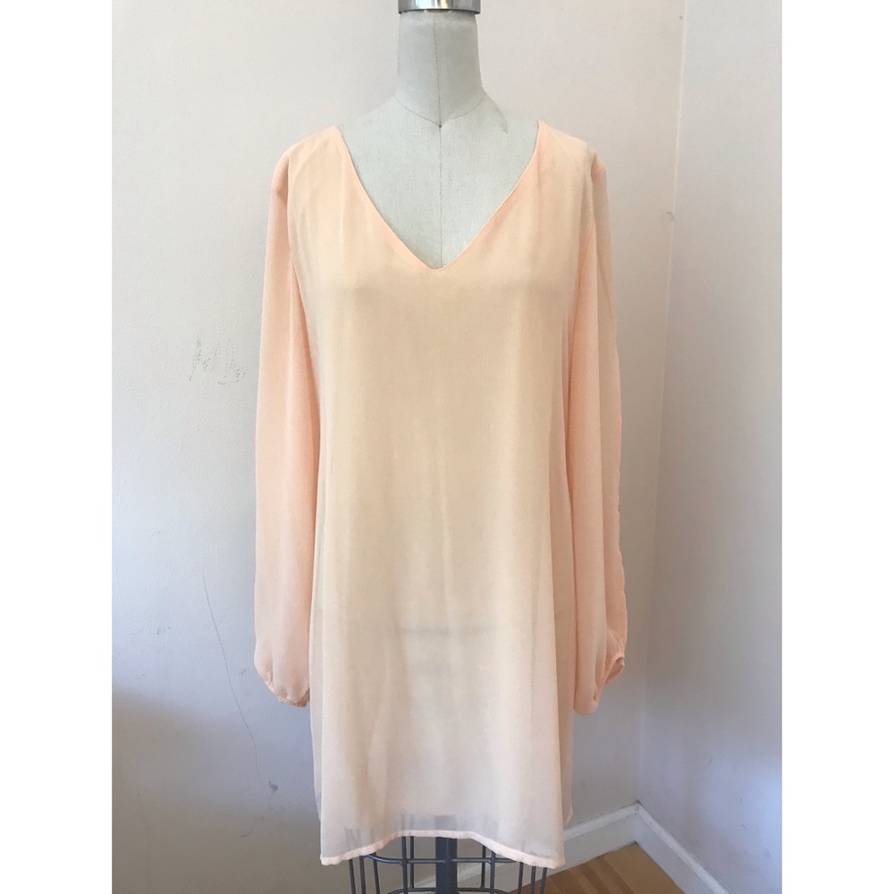 NWT Peach dress with slit sleeve detail